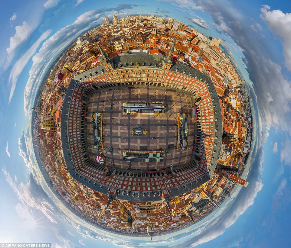 Foto van Airpano met een vissenooglens van Madrid