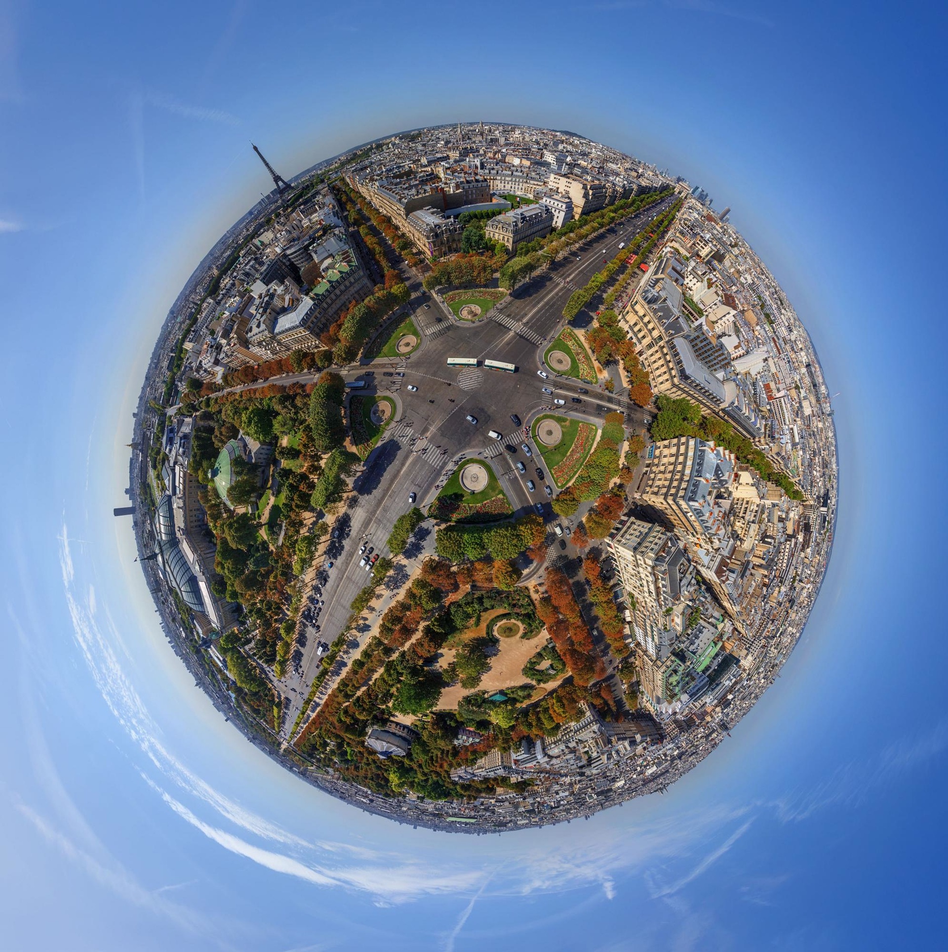 Foto van Airpano met een vissenooglens van Parijs